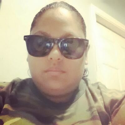 Im 29 i love to drink, love to be on youtube every day, love to face time, be on the phone, love to shoe shop, and go out places.