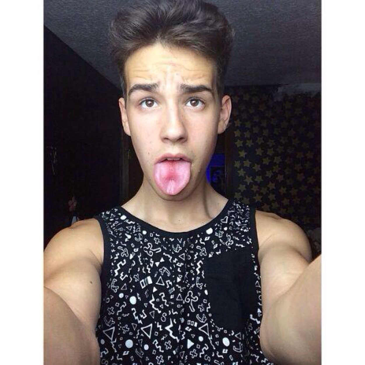 Follow @HarryftJacobx because she gave you this free follow