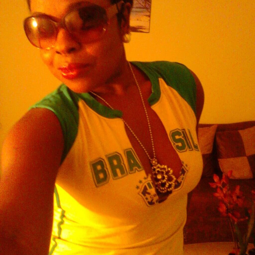 nina505's profile picture. Mommy & wifey Owner of  La Fleur Rose Boutique