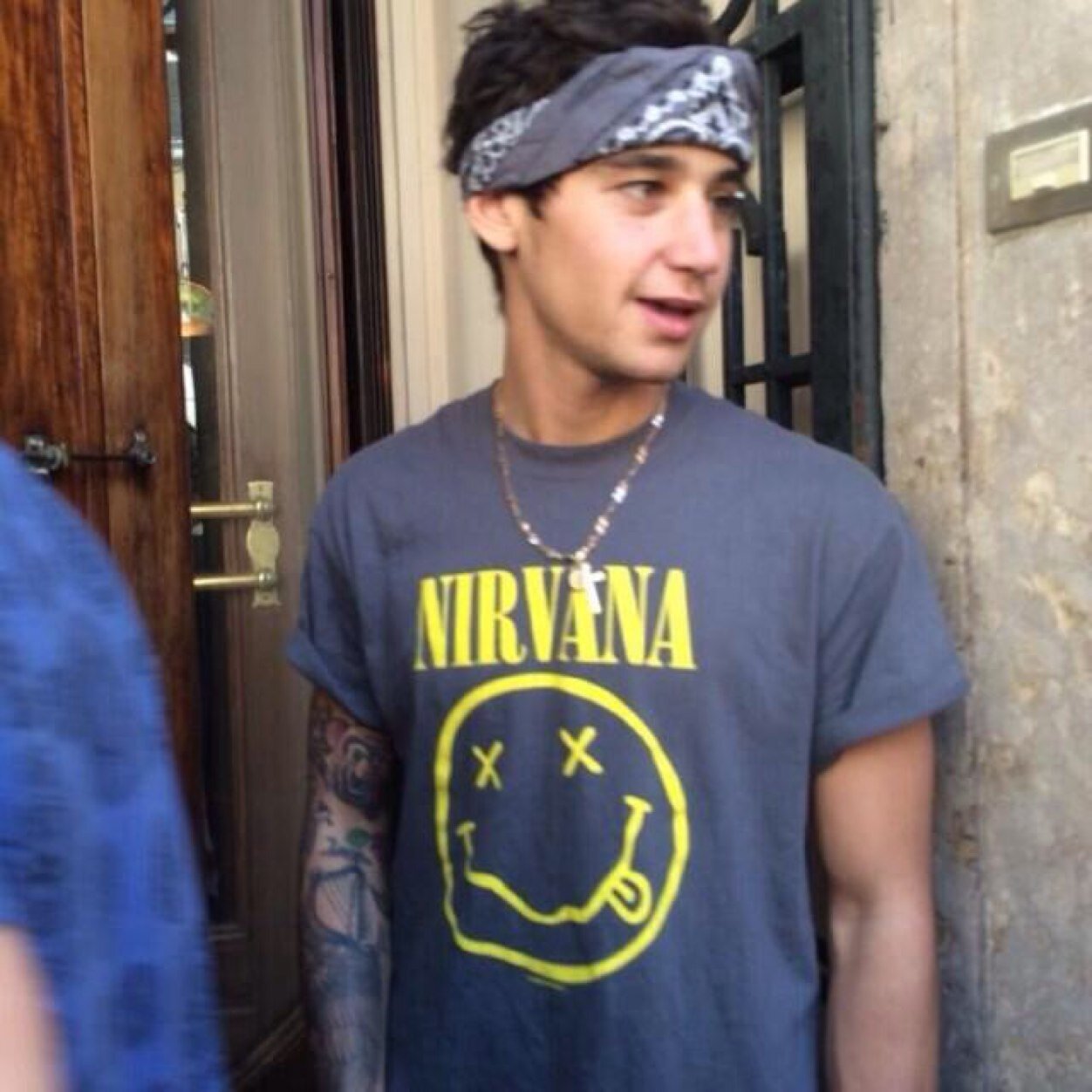 I'm gonna try and build this account up and get a few follows from the boys, and give it away(: @sahyounebitches