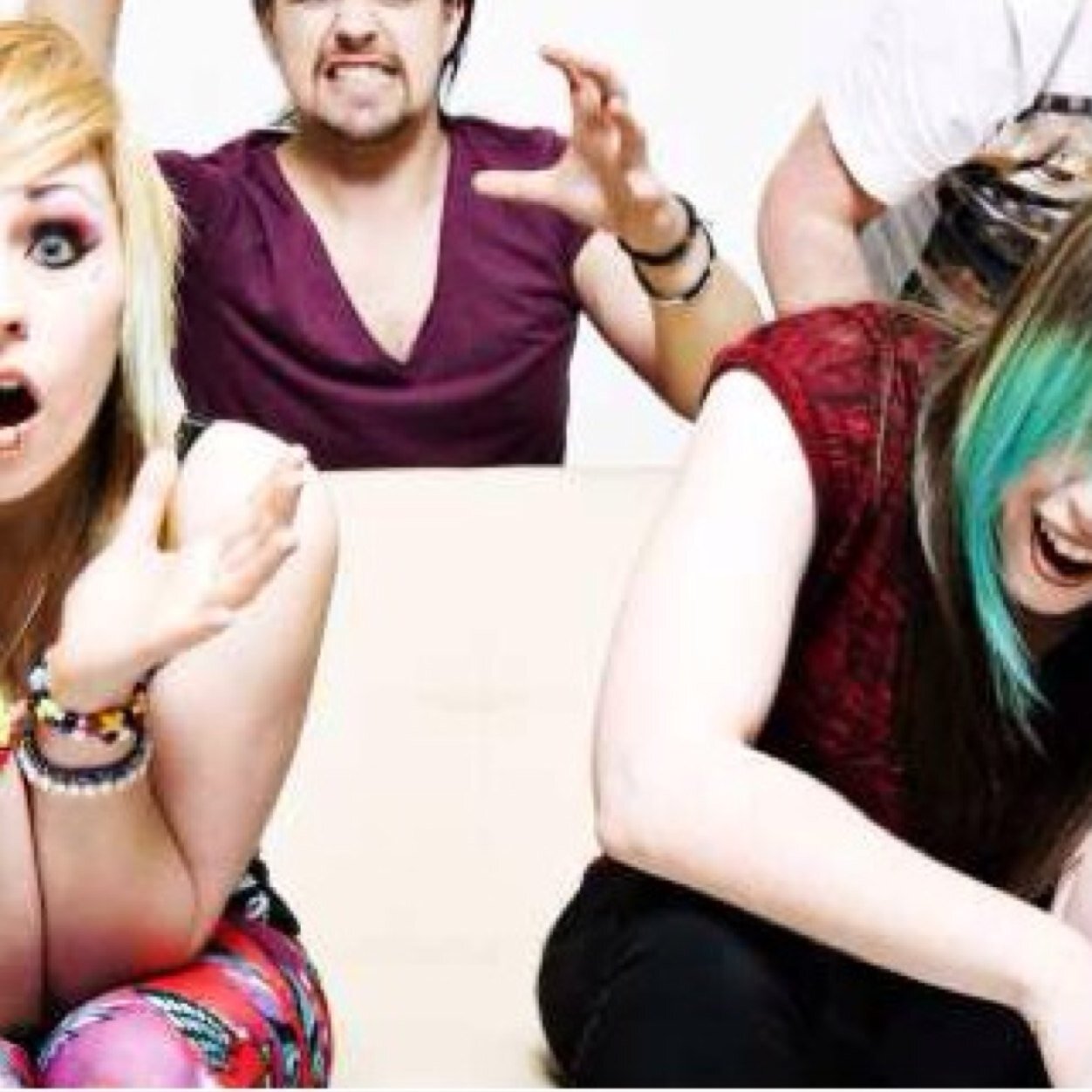 Band_UpdateNews's profile picture. Get The Latest News Here For Fans Of Paramore,Tonight Alive, We Are The In Crowd, Altered Sky, Icon For Hire, Heroes & Underdogs, Mallory Knox And Fall Out Boy.