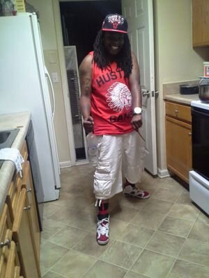 im laflare i smoke loud n drink gin i really dnt give 2 fucks about wat anyone thinks of me n last but not least i love girls