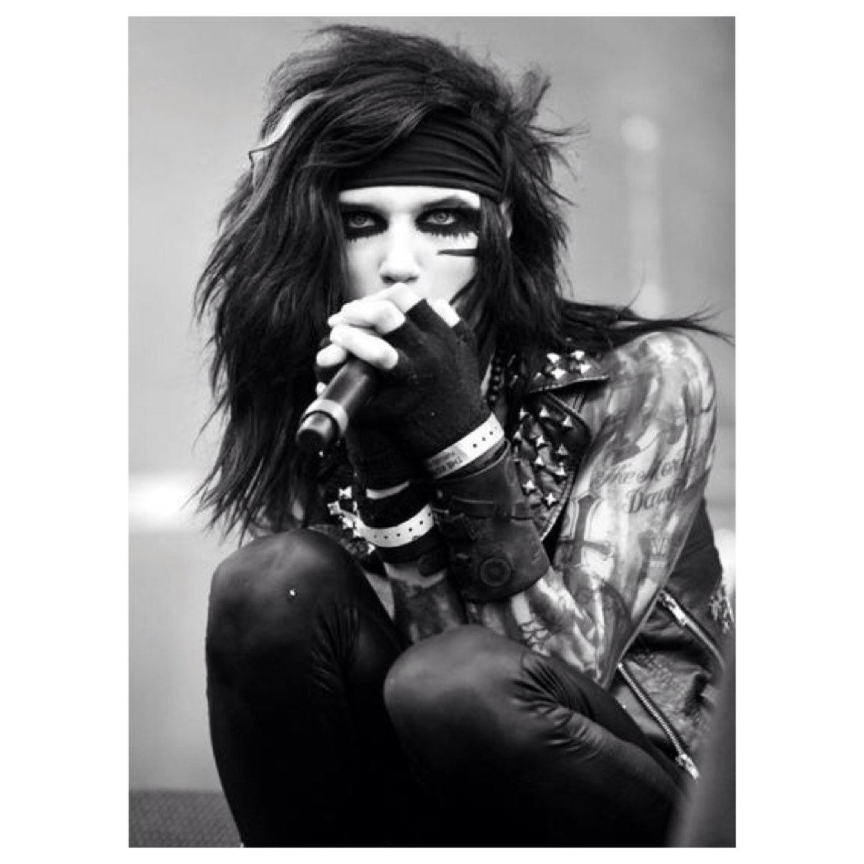 BrashKennedy's profile picture. Non cambierò mai idea possiamo lasciarci tutto alle spalle niente ci fermerà no, non questa volta perciò prendi la mia mano questa notte è nostra.