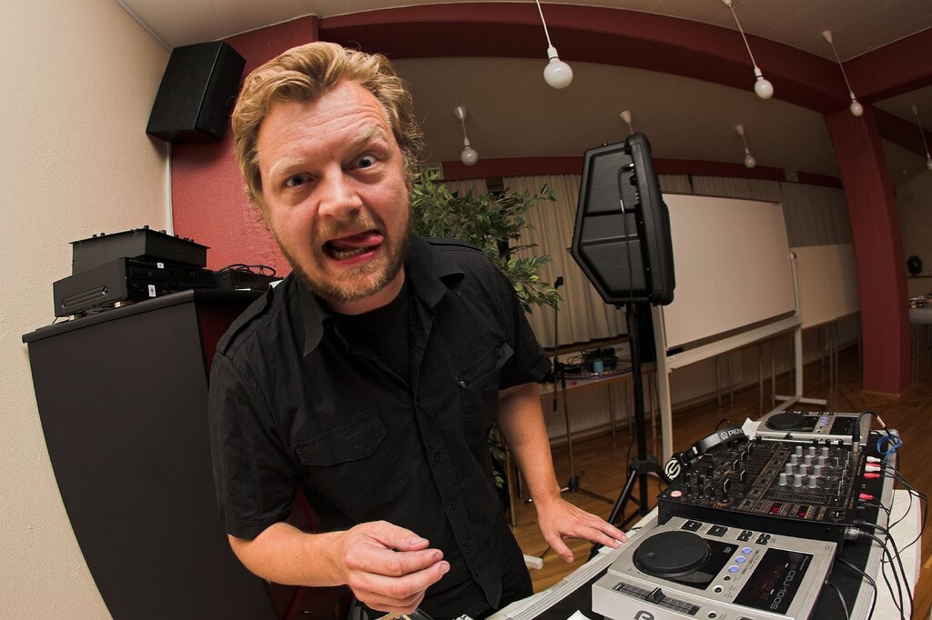 OliPalli1's profile picture. Plötuspilari og míkrófónskunkur á #RÚV #Rás2 #Rokkland #Poppland #Konsert. Faðir og afi. Skagamaður sem býr í Hafnarfirði og á mjög marga geisladiska.