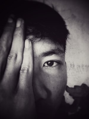 berdiri sendiri dengan caraku sendiri gak butuh yg pura