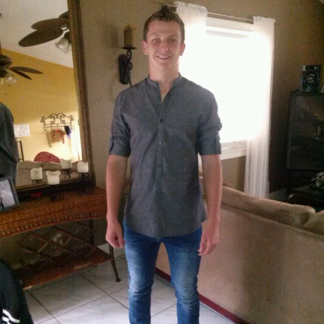 ethonggggg's profile picture. Weightlifting | Football | MMA Instagram: ethan_curran