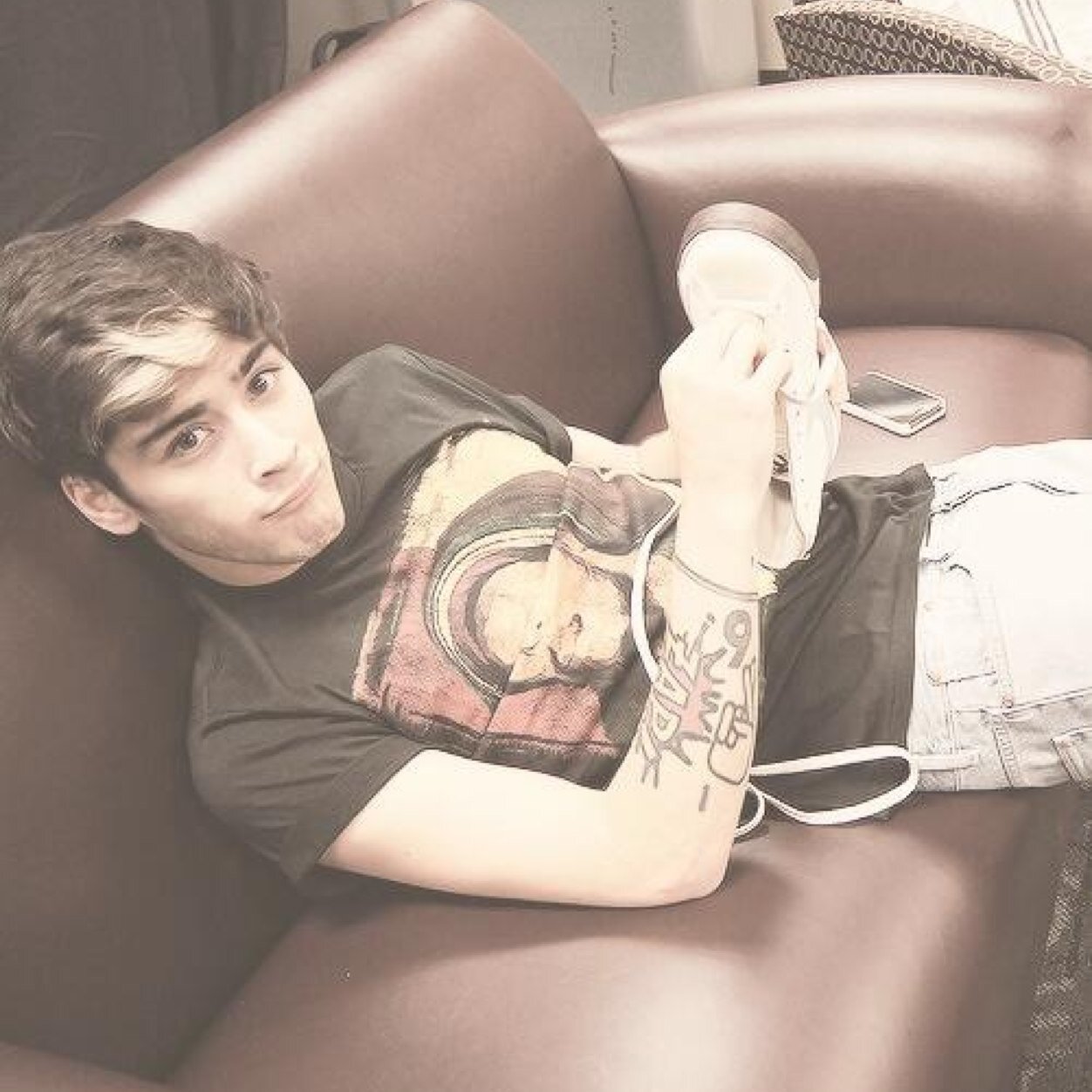 free follow from @raybanzouis