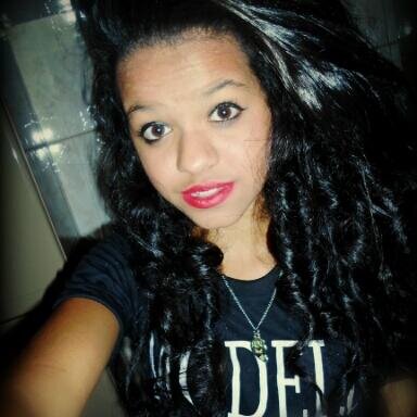 • 'Biografia {?}
Fala sério! Como vou resumir minha
vida aki no twitter?
;P