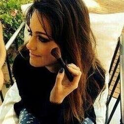 Ganadora del reality 'Idolos POP', amada por muchos y odiada por pocos. Tengo todo lo que quiero y lo que no lo consigo facilmente. ||#CASFA #Medinistas