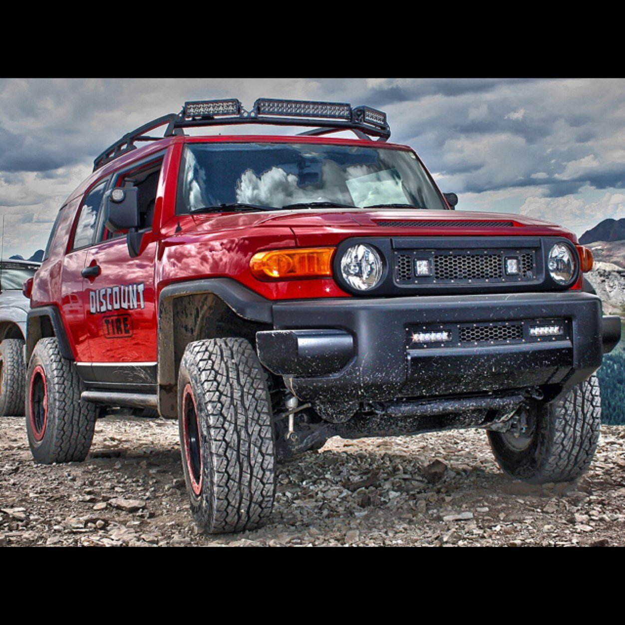 FJ fanatic. Not affiliated with Toyota and don't own any rights to photos. #TeamFJ