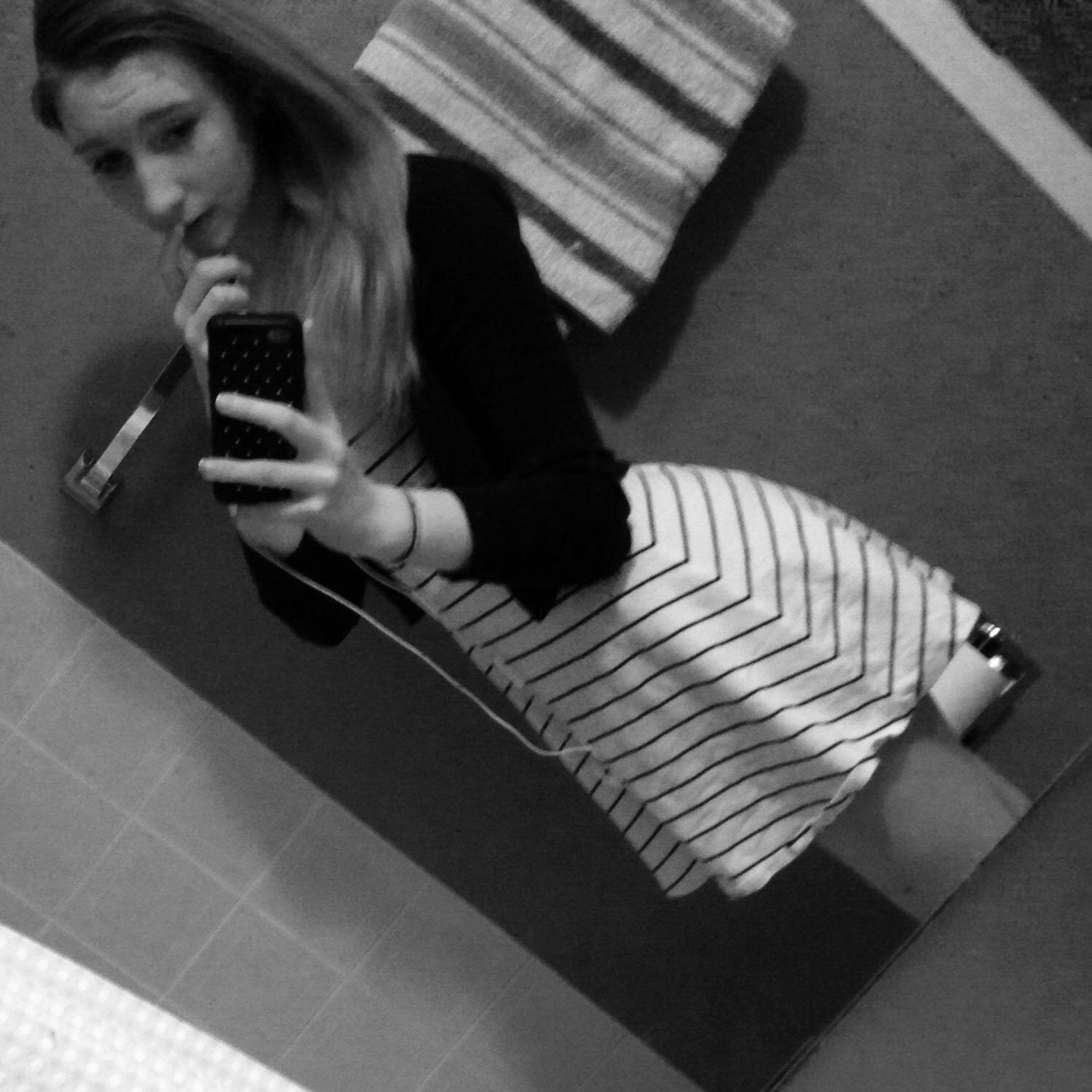 elizabethcook00's profile picture. Hey, if you wanna message me, my kik is lizzycook2014. snapchat is lizzy.cook. instagram is ilovecupcakes2012 and ask is also ilovecupcakes2012