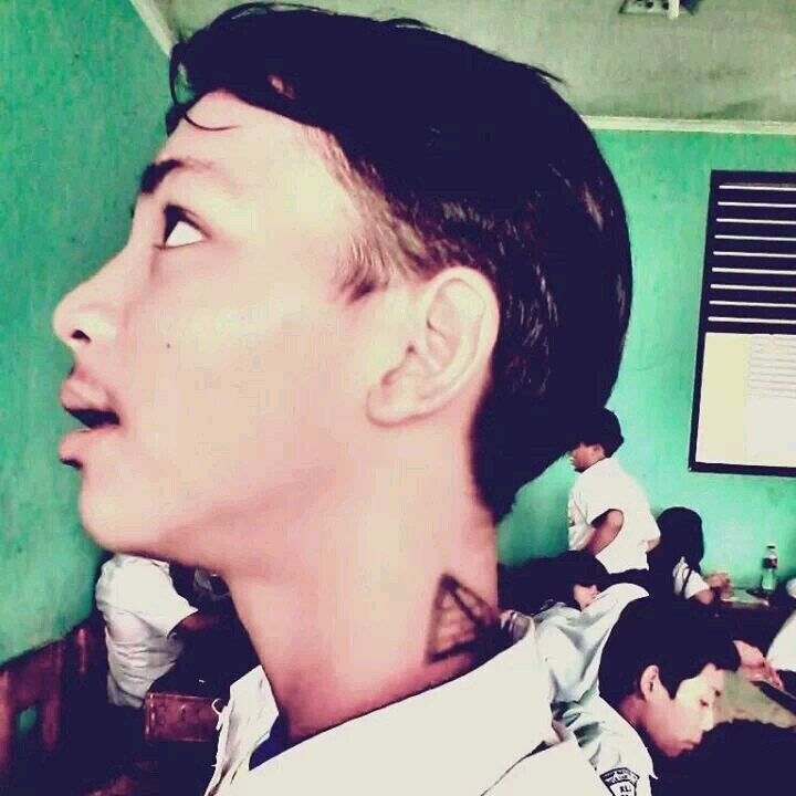 Muamar Sholeh,grade10,Pancakarya,follback? Justmention;)