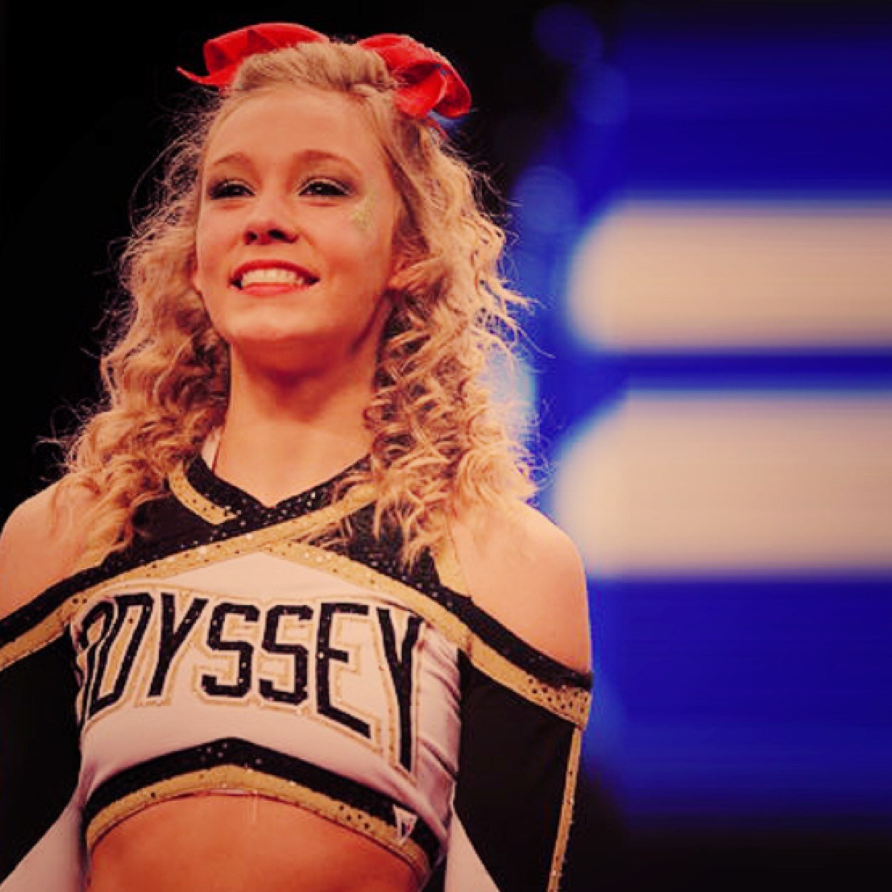 ♔♕♚♛ hobbies include: complaining, eating, and teasing hair ♔♕♚♛