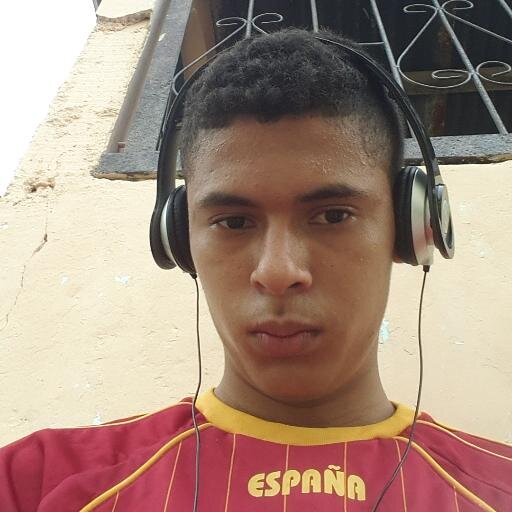 Julhyan15's profile picture. 