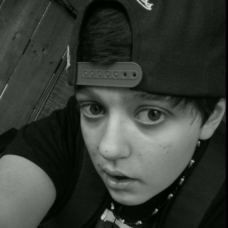 megofourtwenty's profile picture. 