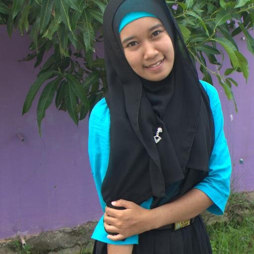 senggol silla bacok ! {}