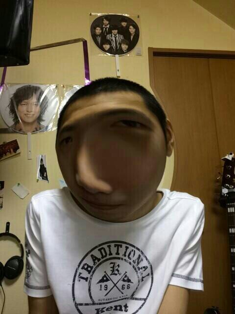 どうも！じゅんです！知り合いフォローよろしく！笑っ