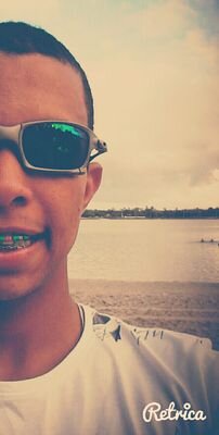 Tenho 17 anos uma pessoa calma que gosta de luta pelos seu sonhos pois tenho quase certeza que vou realiza todos. 
WhatsApp: (84) 9113-6328 
 -II----------II-