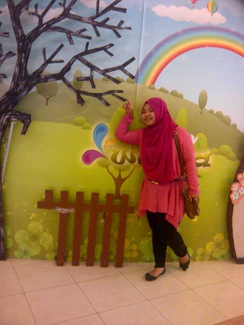 siticete's profile picture. melakukan yang terbaik agar tak menyesal nantinya,,