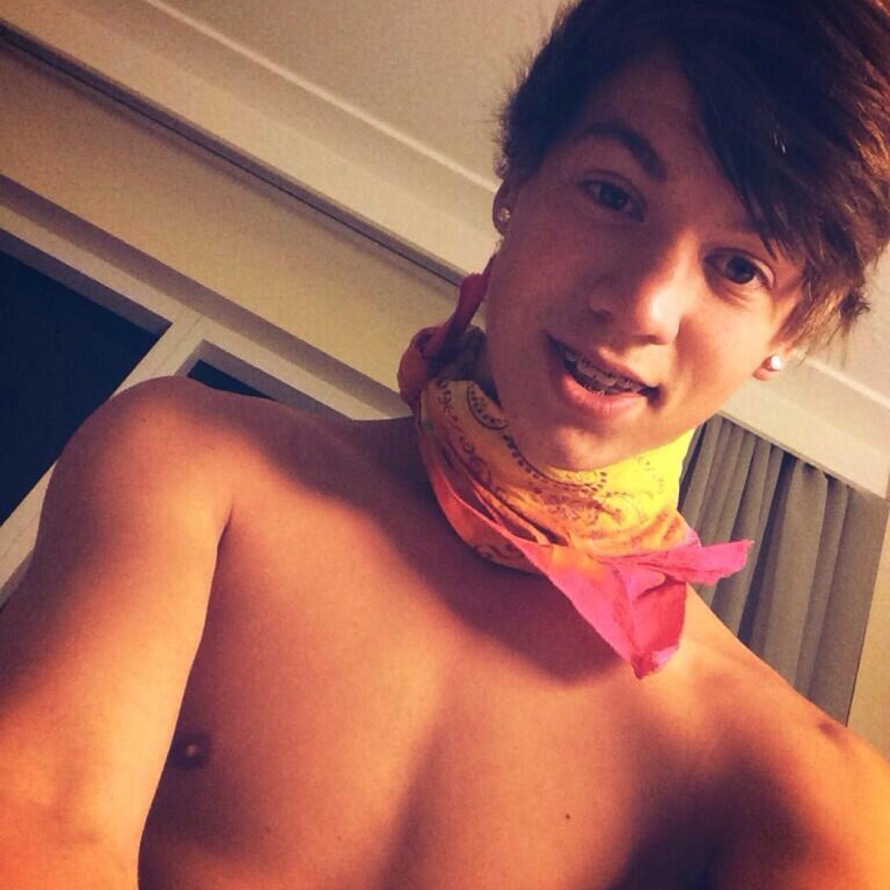 taylorcanunot_'s profile picture. 