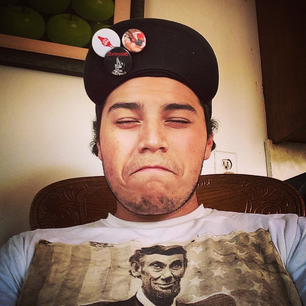 ilovesodadoe's profile picture. Alex Soda
-20
-Chef
-Skating
-Pictures of food