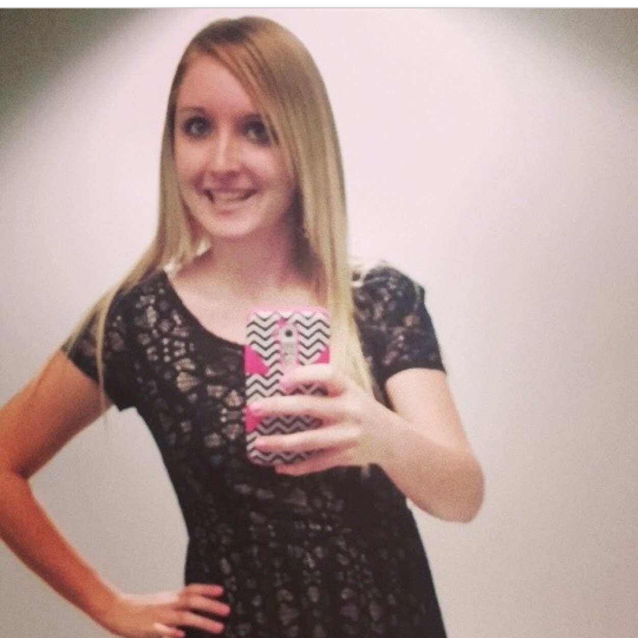 I love smiling and making people laugh! Follow me =)