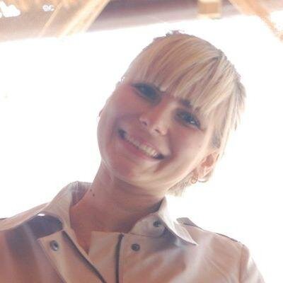 Здравствуйте все. Пытаюсь думать весело. Живу в замечательном городе. Просто люблю обмениваться взглядами. Довольно общительная по жизни.