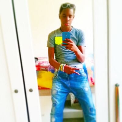 Vrienden bestaan niet !!! Allemaal FAKE !!!                        Alleen maar haters, haters, haters...
