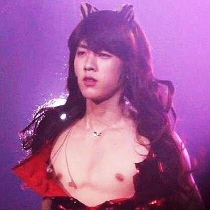 นี่คือหลุมของเมียอีซองยอล หลักอันนี้ @Galu_1992