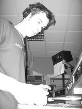 30 j old male, DJ since 1997, Eventiniciator since 2006, Musik: Techno, House, Electro