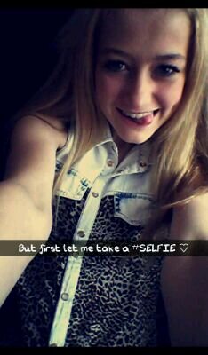 ● Ma proud : Alyssa
● Ma a'best friend : Mitchell