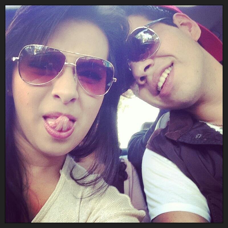 Soy un ser imperfecto, lleno de virtudes y desvirtudes, cometo mis errores, pero esas cosas me hacen ser quien soy, amo mi imperfeccion, pues me hace unico.