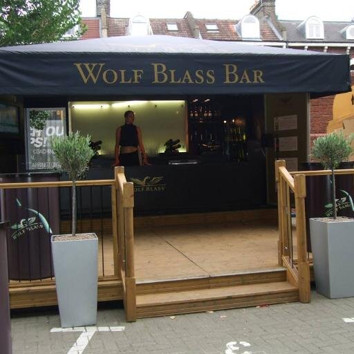 We offer a range of contemporary mobile bars that can be hired without the alcohol and staff allowing you to organise the service. Our bars are all very unique