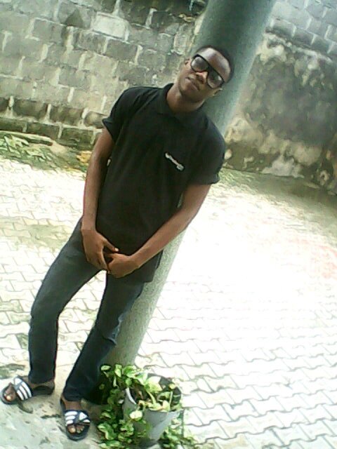 Gud lookin nd jus wanna have fun,nd any gal that want it u no were 2 find it!!!