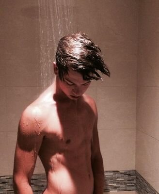 ~1/7 OPG faved, 1/7follows~ 2/17/14~ -Carter told me he loved me twice. via YouNow @ 10:44pm & @11:15pm