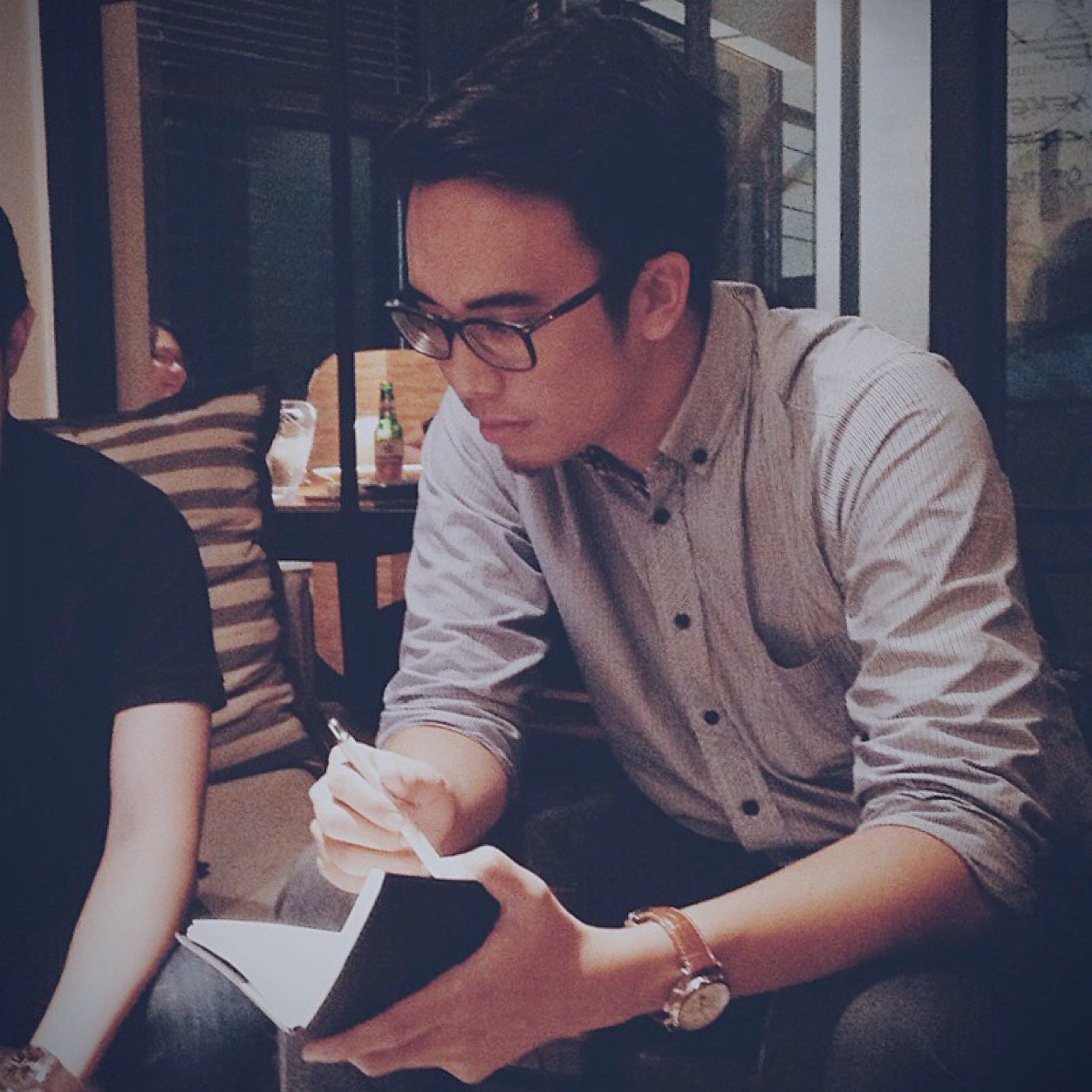 mhazki's profile picture. passionate about technology, start-ups, but also fell in love with UX, graphic design, and other creative stuffs