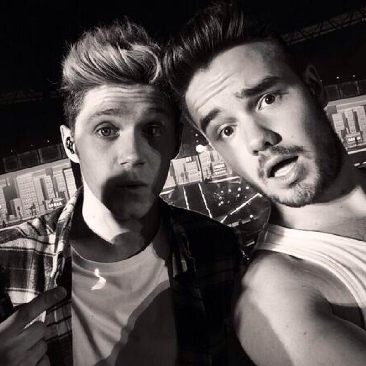 Free follow. please follow @banginiam, I follow back! :) x
