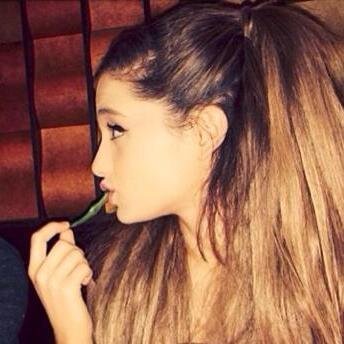 hi sweetie, I just gave you a free follow, please follow my acc @GoldenHeartAri back? thank you! love you xoxo