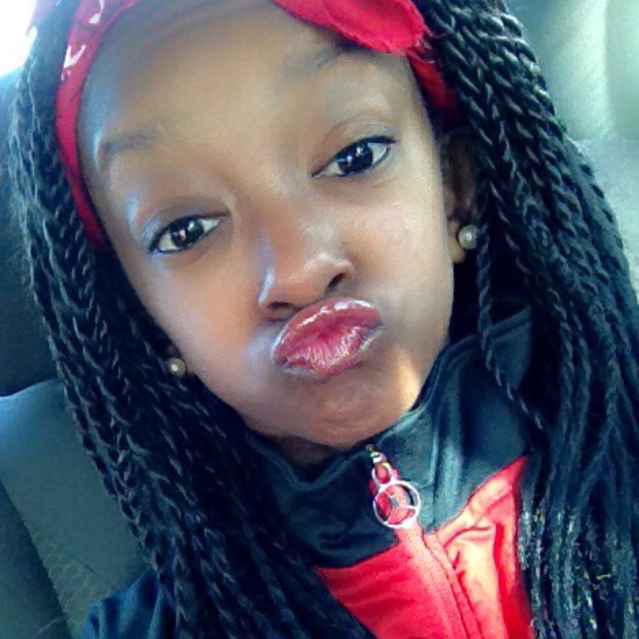 ~ family first ~ ~ little girl trying to make a big impression ~ ~ ig . _niniiiiiiii_ ~