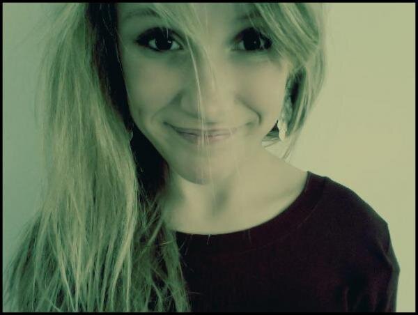 Rêveuse a plein temps ! J'aime la vie.