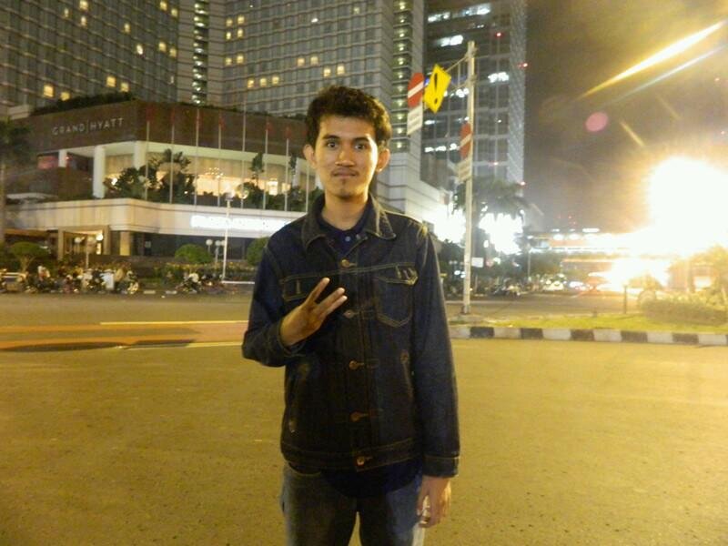 anggay_94's profile picture. Jarang Senyum tapi sering ketawa. Suka bercanda dan bikin orang tersenyum :) Futsal Addict! You'll never walk Alone!