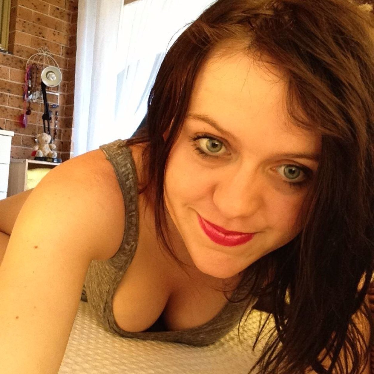 sianmonika's profile picture. 100% true blue aussie cunt!!!!! Bongs!!!!!!