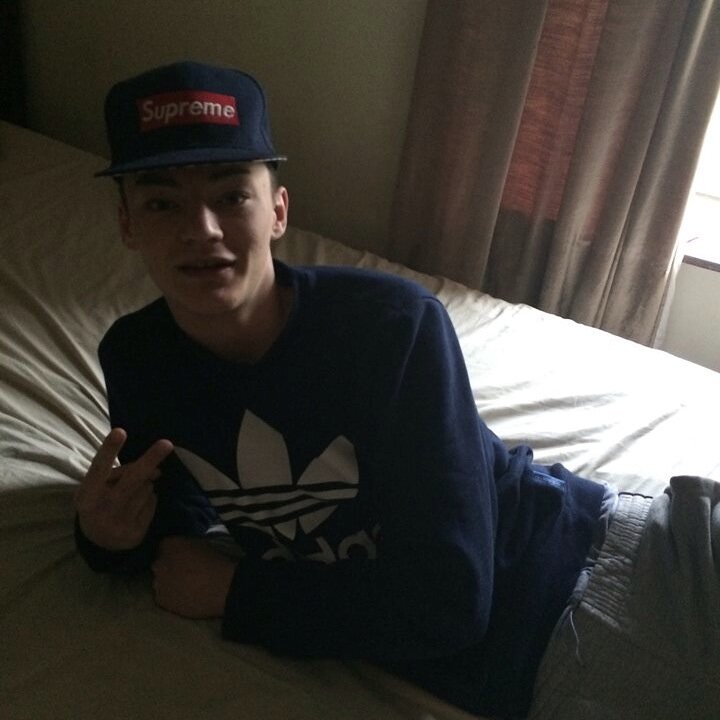 Mc/Artist from Leeds City Facebook: Liam Goddard  Grime/HipHop Catz_grimemusic@hotmail.com