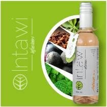 INTAWI es una nueva experiencia en Bebidas Saludables, creadas en base a hierbas, especias y aguas puras del Valle de Puyehue, manteniendo sabores balanceados,