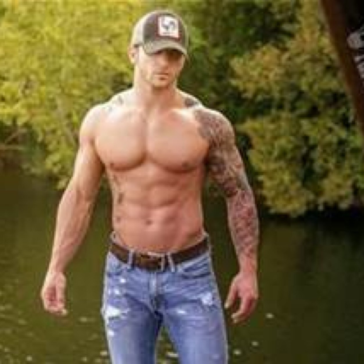 roleplay A country boy loves hunting fishing singin and the good country life #Taken aginst child abuse and a man hitting a woman love my gf @voliciousGrey