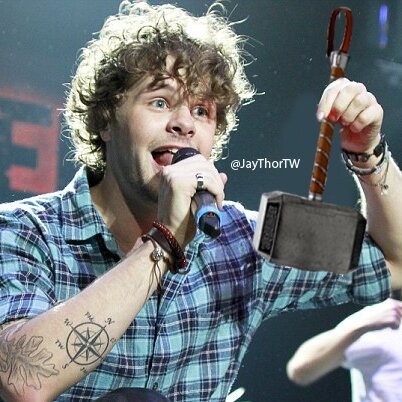 Ever thought Jay looked like Thor? (Spoof account)
