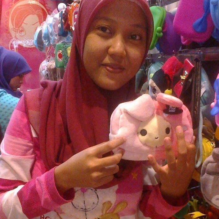 uzlifatullailiy's profile picture. 