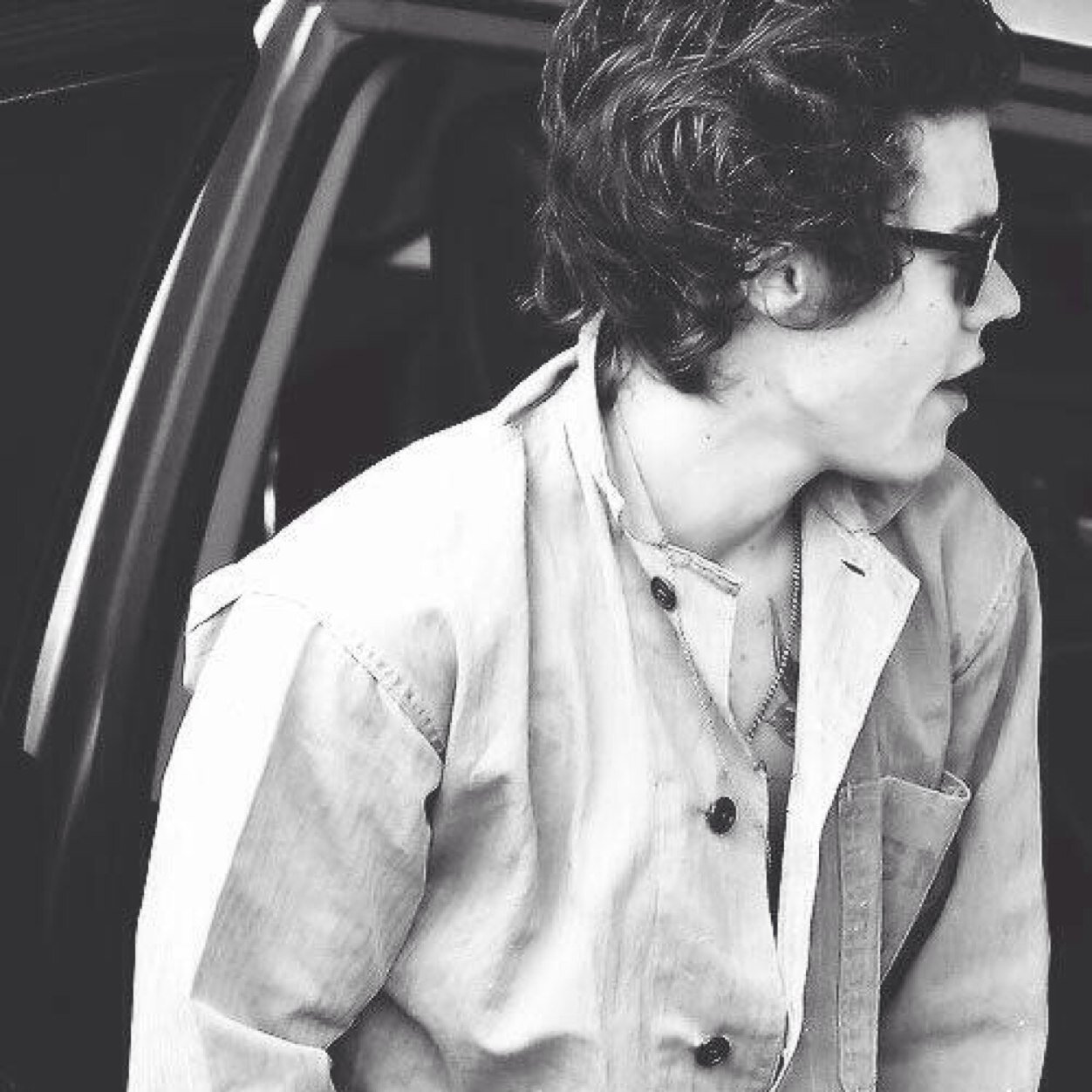 Instagram: @ tomlinstylesx & @ larrytogether