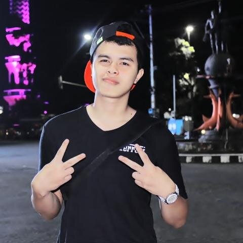 ExcelThenu's profile picture. Sifat harus sederhana,,,ttp hidup haruslah berwarna!!!