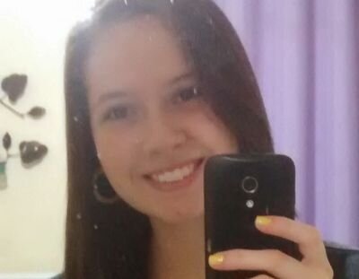 laryviaana's profile picture. 